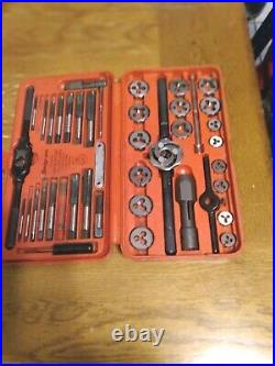 Snap On S. A. E. 42 Piece Tap and Die Set