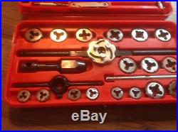 Snap On Tools SAE Tap and Die Set TD-2425 Made in the U. S. A